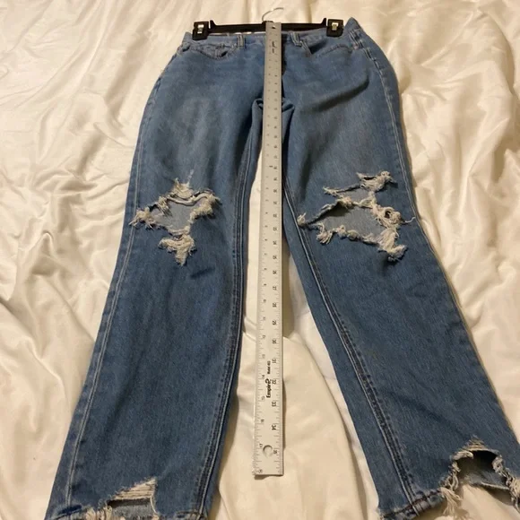 American Eagle Mom Jean Sz 2 Long worn, ripped, distressed cool jeans, light - Picture 4 of 13